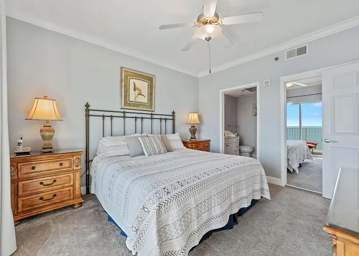 Holiday home Crystal Shores West 702