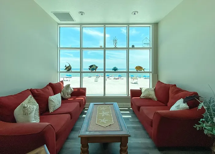 Crystal Shores West 702 *
